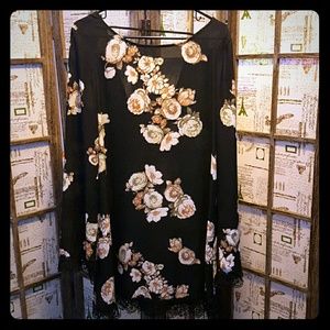 🌻Forever 21 Floral Shift Dress